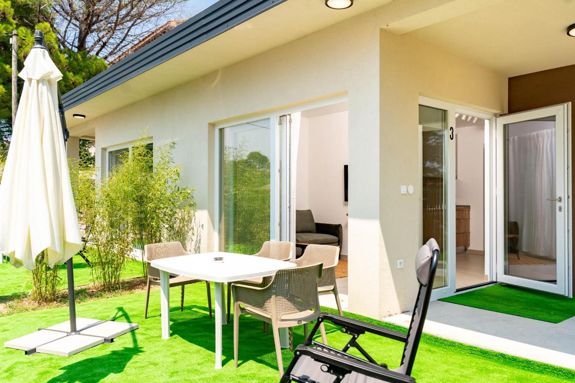 Arti Holiday Homes Banjol Cameră foto