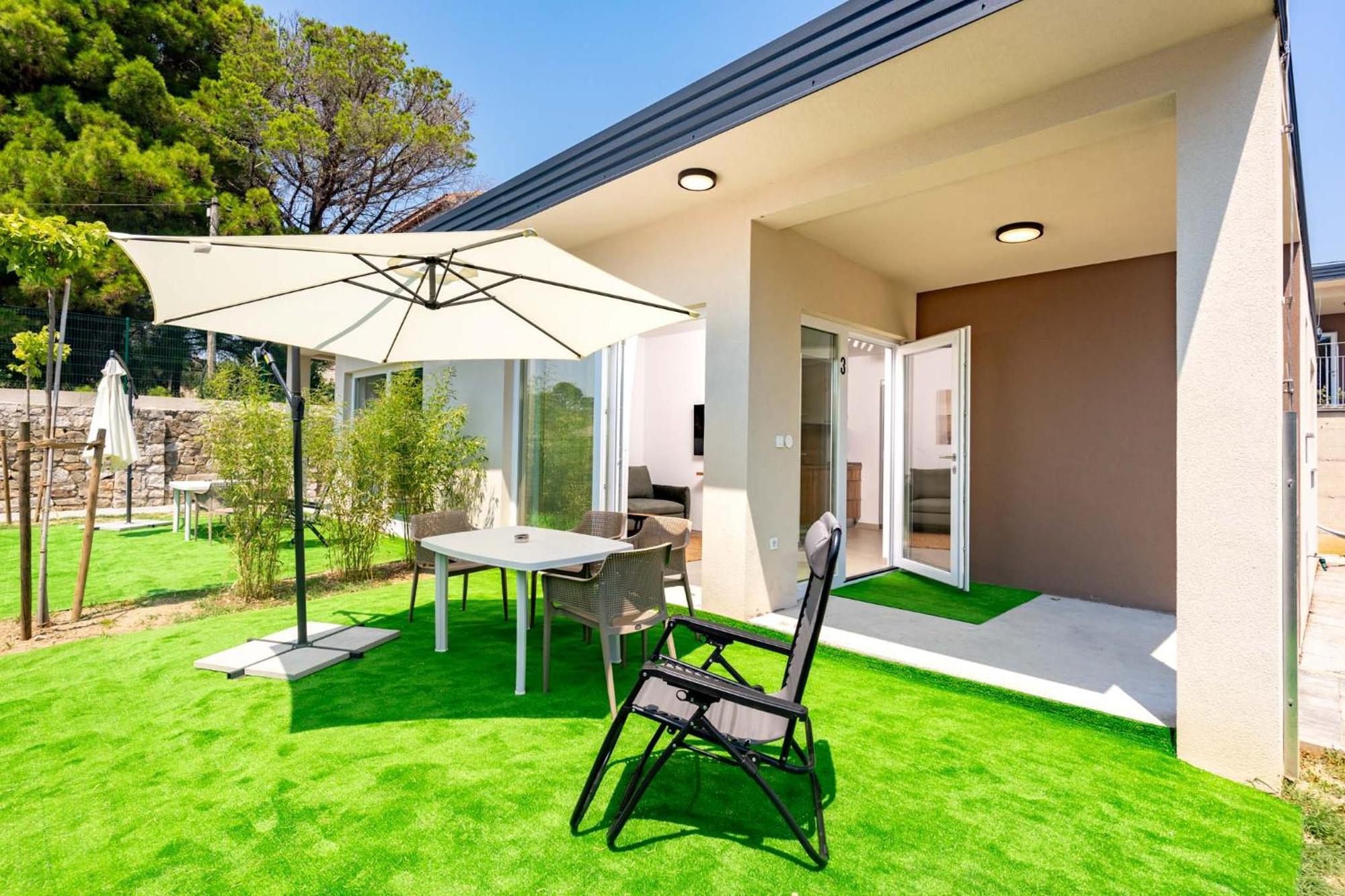 Arti Holiday Homes Banjol Cameră foto