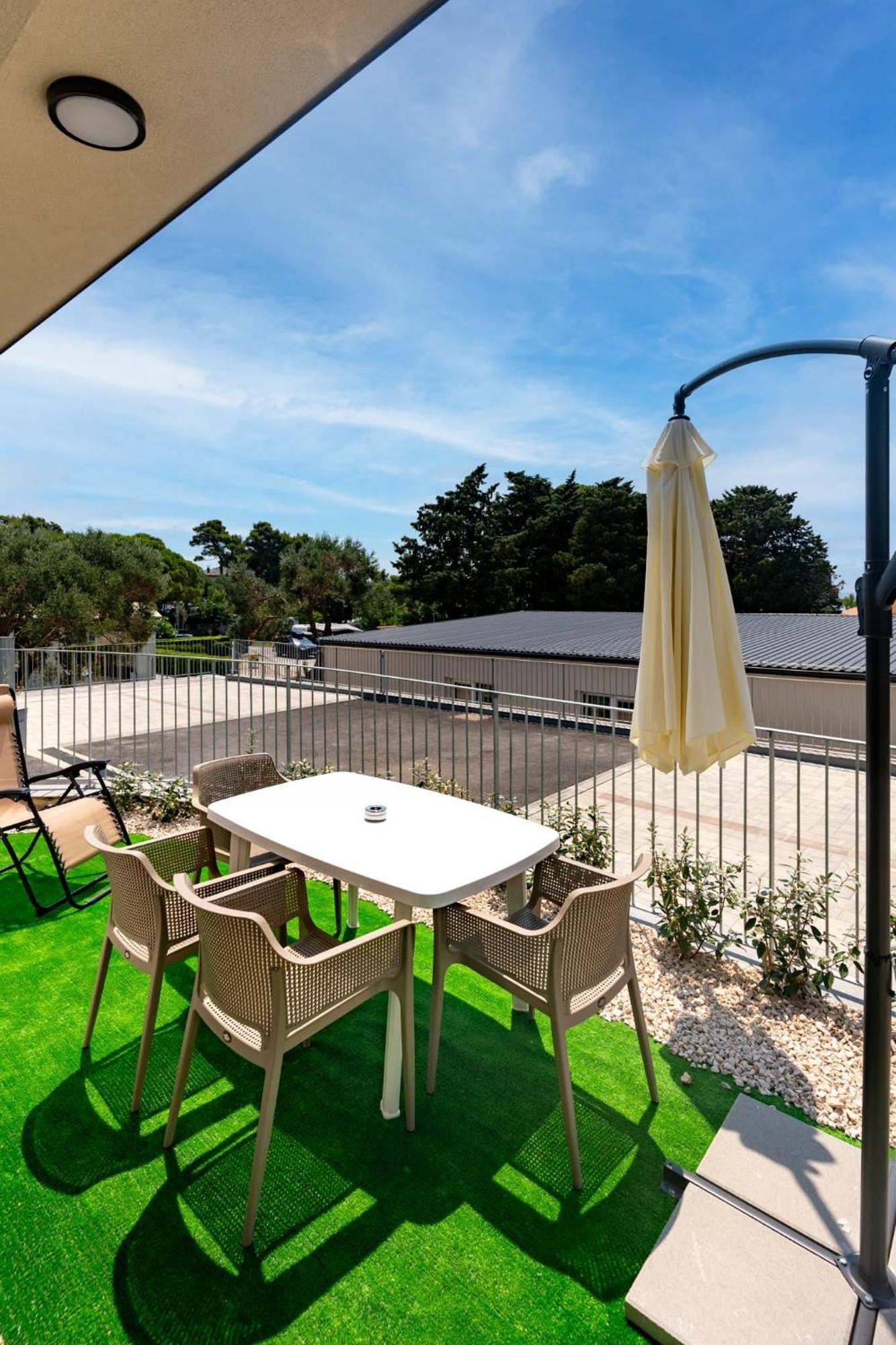 Arti Holiday Homes Banjol Cameră foto